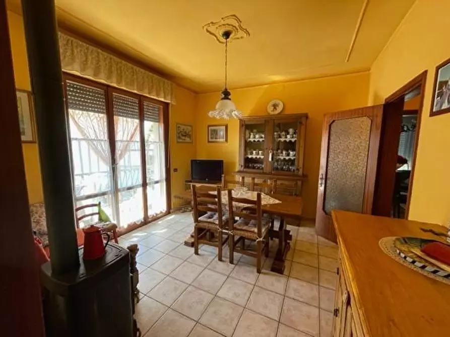 Immagine 11 di Villa in vendita  a Vecchiano