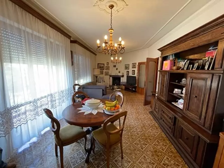 Immagine 7 di Villa in vendita  a Vecchiano