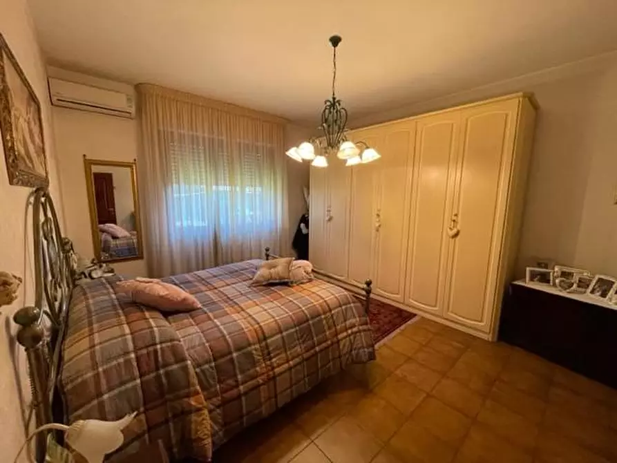 Immagine 6 di Villa in vendita  a Vecchiano