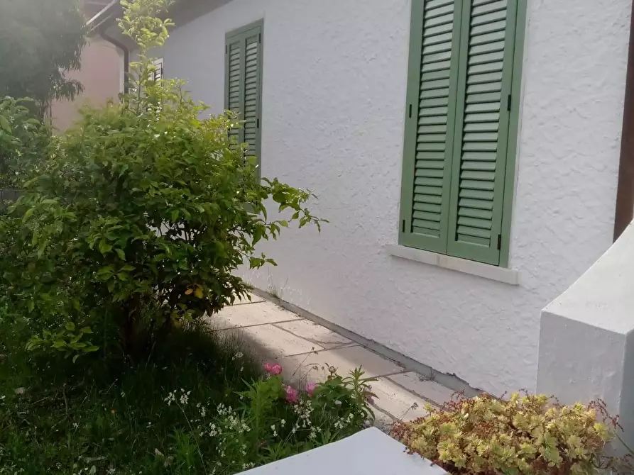 Immagine 2 di Casa indipendente in vendita  a Carrara