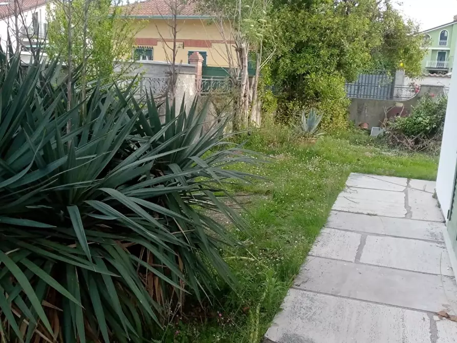 Immagine 19 di Casa indipendente in vendita  a Carrara