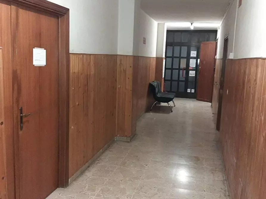 Immagine 11 di Ufficio in vendita  a Cecina