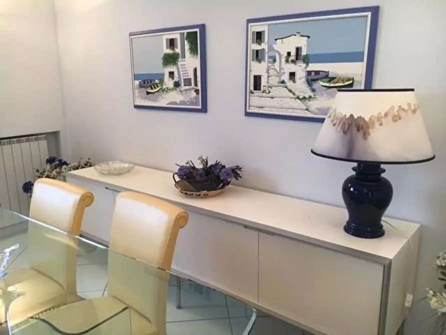 Immagine 26 di Mansarda in affitto  a Viareggio