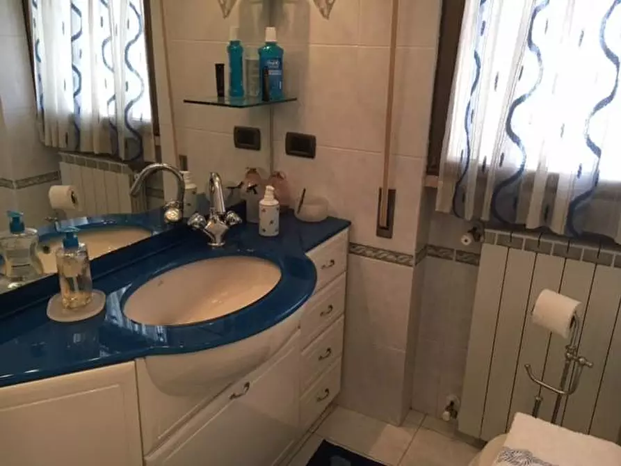 Immagine 15 di Mansarda in affitto  a Viareggio