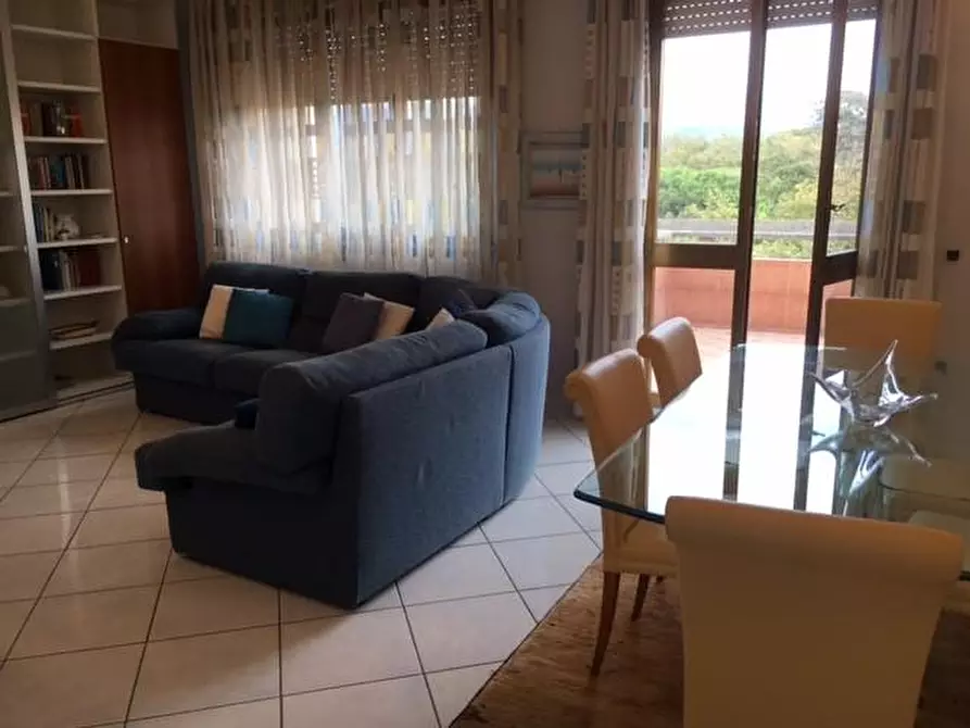 Immagine 17 di Mansarda in affitto  a Viareggio