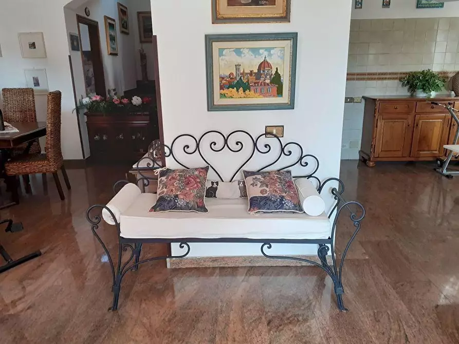 Immagine 15 di Villa in vendita  a Carrara