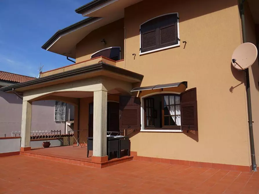 Immagine 18 di Villa in vendita  a Carrara