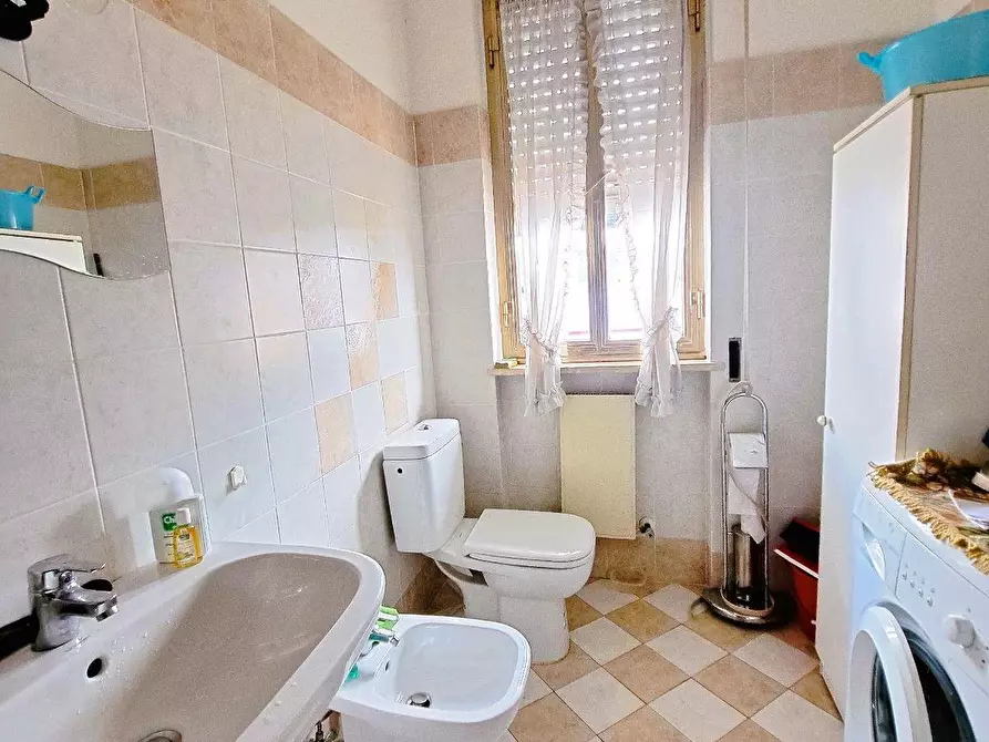 Immagine 15 di Appartamento in vendita  a Carrara