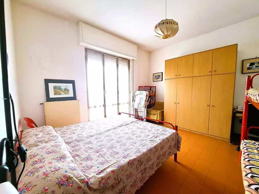 Immagine 11 di Appartamento in vendita  a Carrara