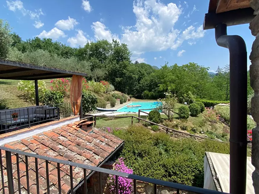 Immagine 36 di Rustico / casale in vendita  a Pescia