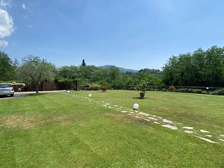 Immagine 13 di Rustico / casale in vendita  a Pescia