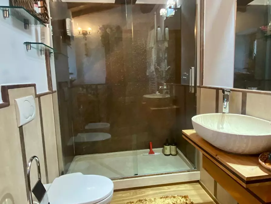 Immagine 42 di Rustico / casale in vendita  a Pescia