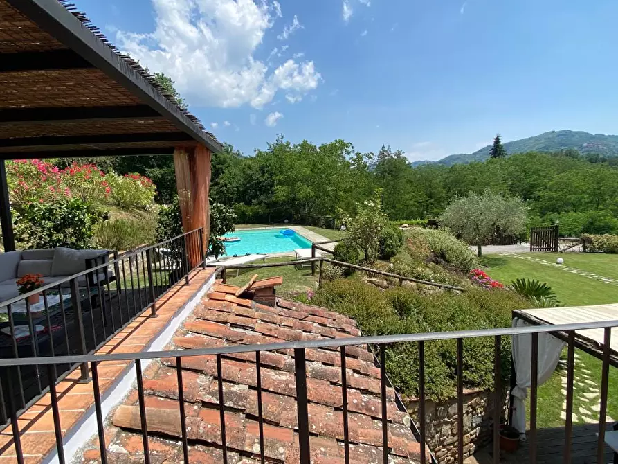 Immagine 35 di Rustico / casale in vendita  a Pescia