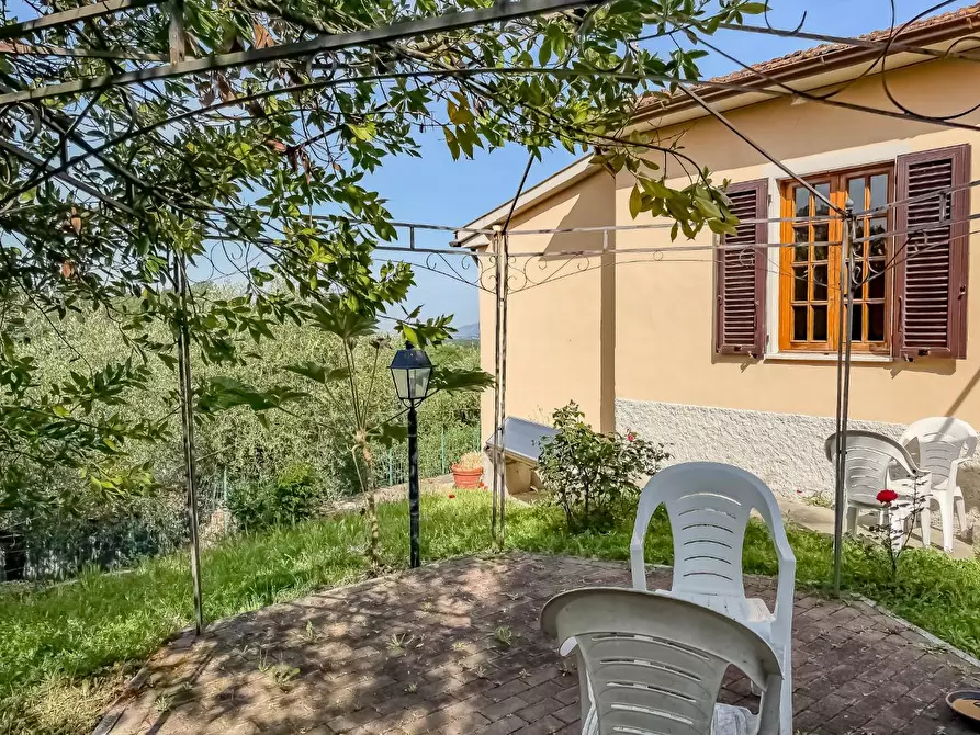 Immagine 27 di Villa in vendita  a Montopoli In Val D'arno