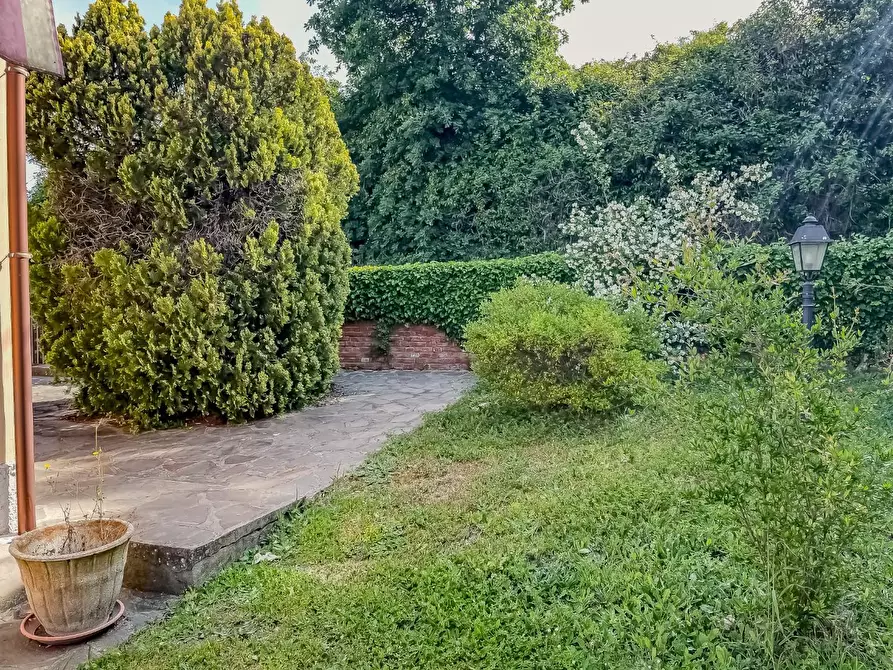 Immagine 38 di Villa in vendita  a Montopoli In Val D'arno