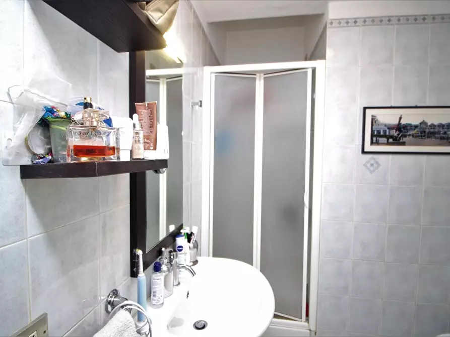 Immagine 11 di Appartamento in vendita  a Siena