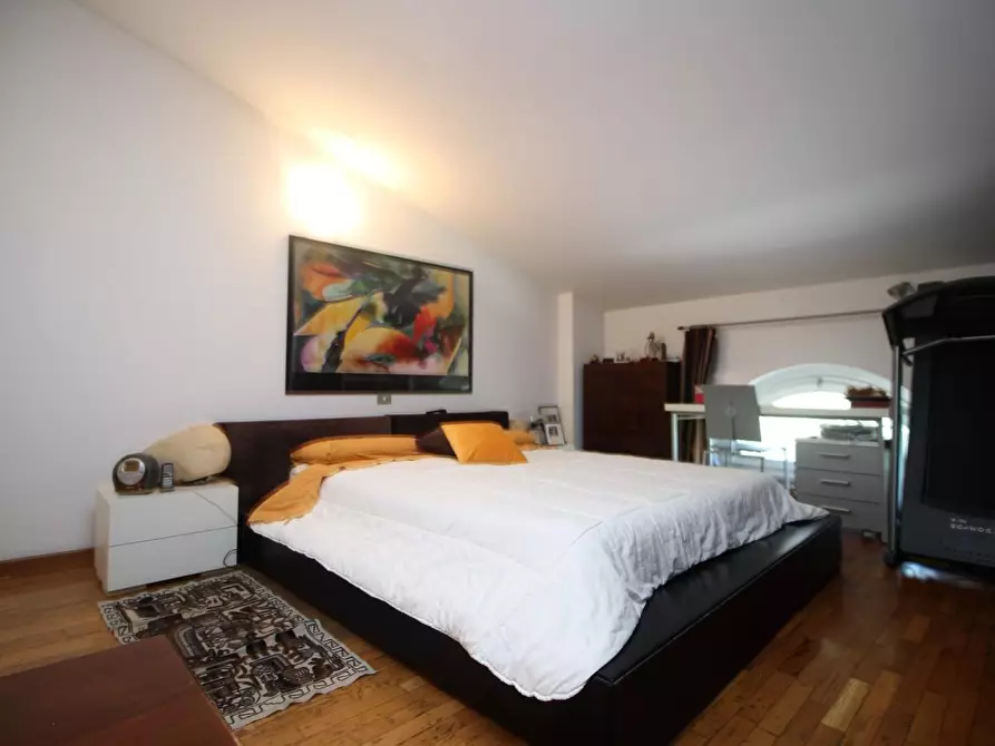 Immagine 8 di Appartamento in vendita  a Siena