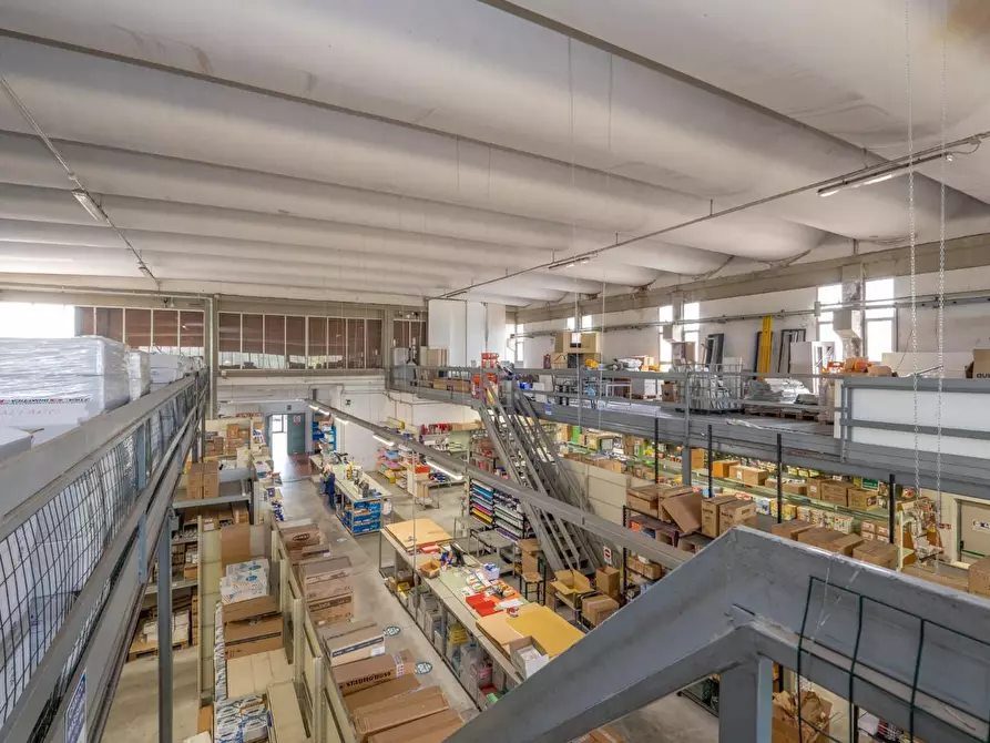 Immagine 27 di Capannone industriale in vendita  a Calcinaia