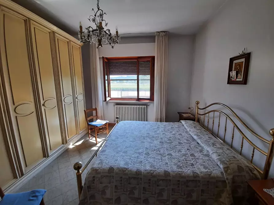 Immagine 19 di Villa in vendita  a Porcari