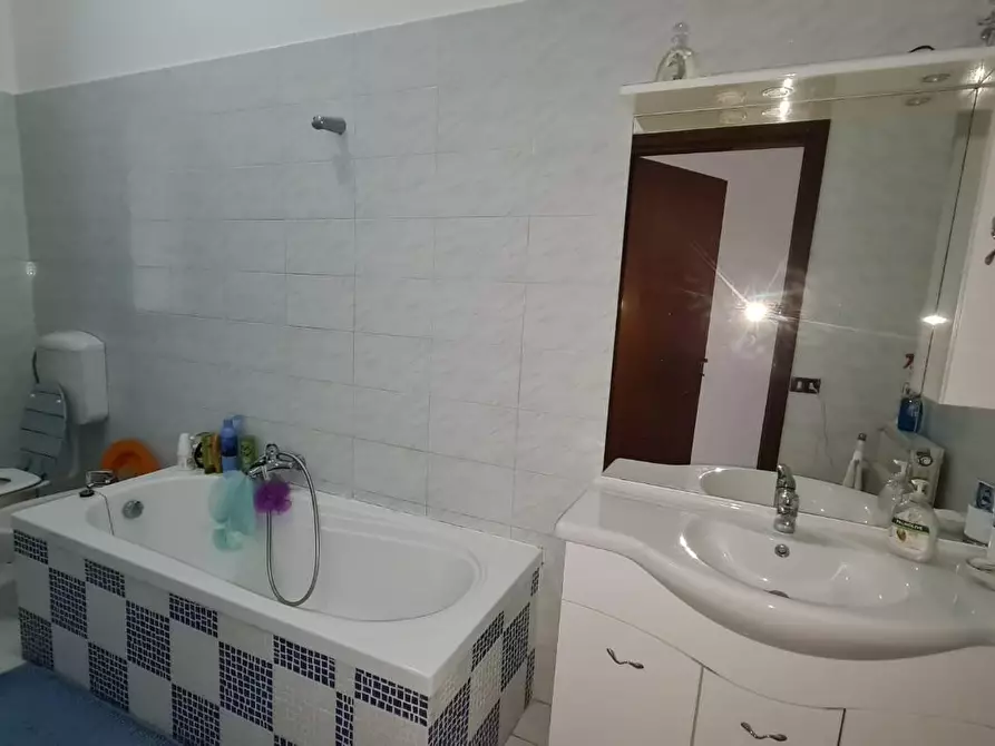 Immagine 14 di Appartamento in vendita  a Cascina