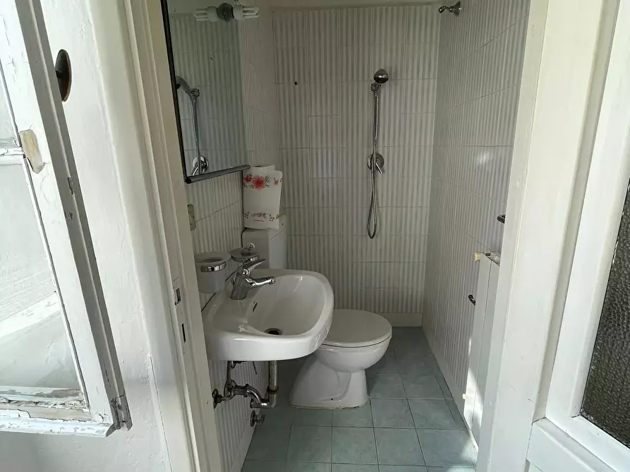 Immagine 7 di Appartamento in vendita  a Carrara