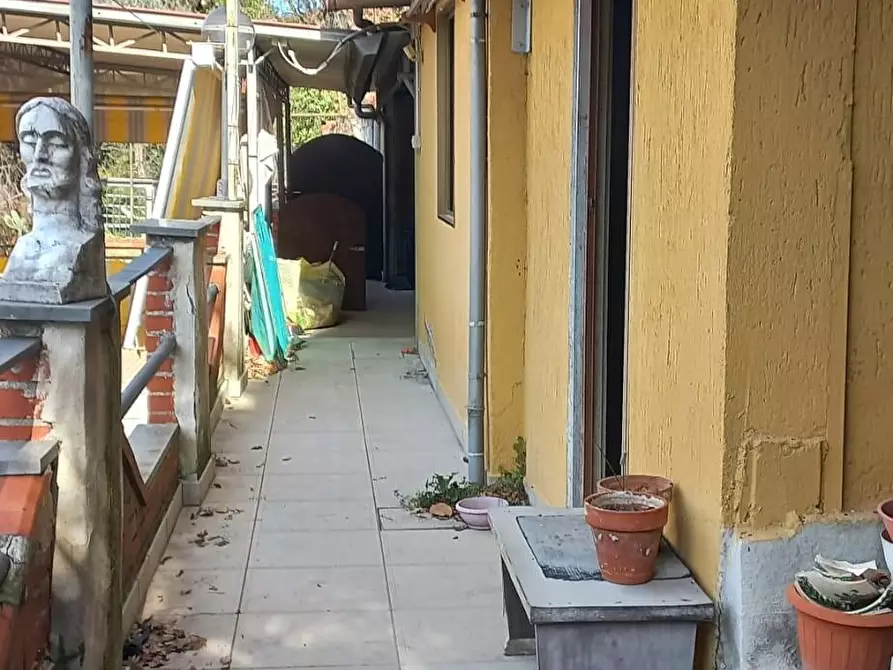 Immagine 2 di Appartamento in vendita  a Carrara