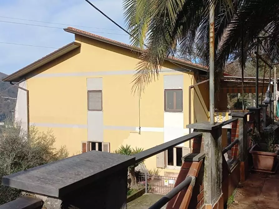 Immagine 3 di Appartamento in vendita  a Carrara