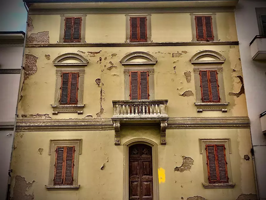 Immagine 1 di Palazzo in vendita  a Empoli