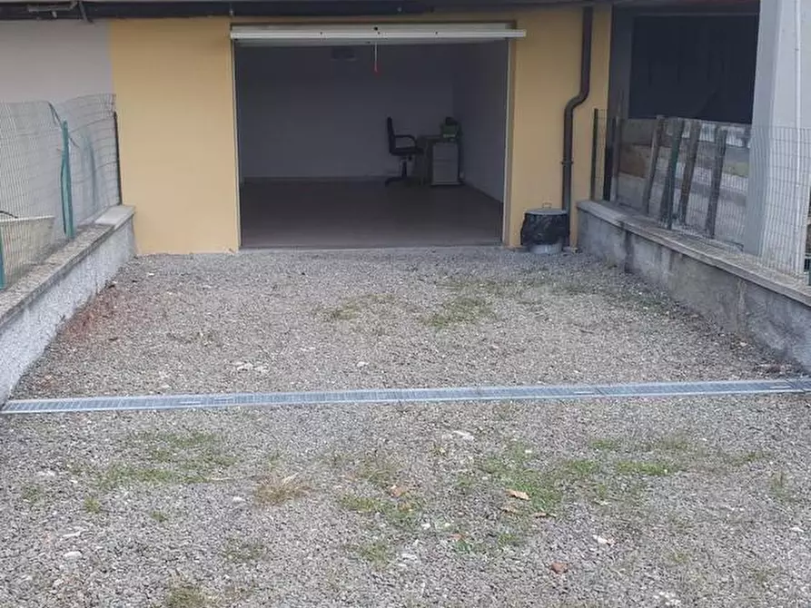 Immagine 3 di Garage in vendita  a Lamporecchio