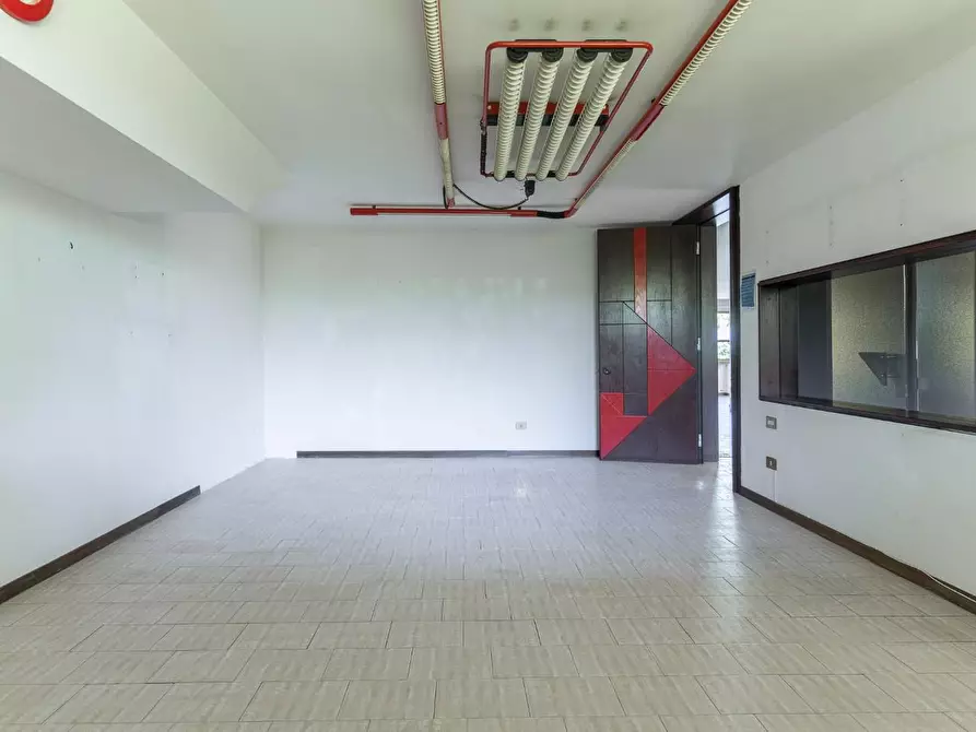 Immagine 22 di Ufficio in vendita  a Vinci