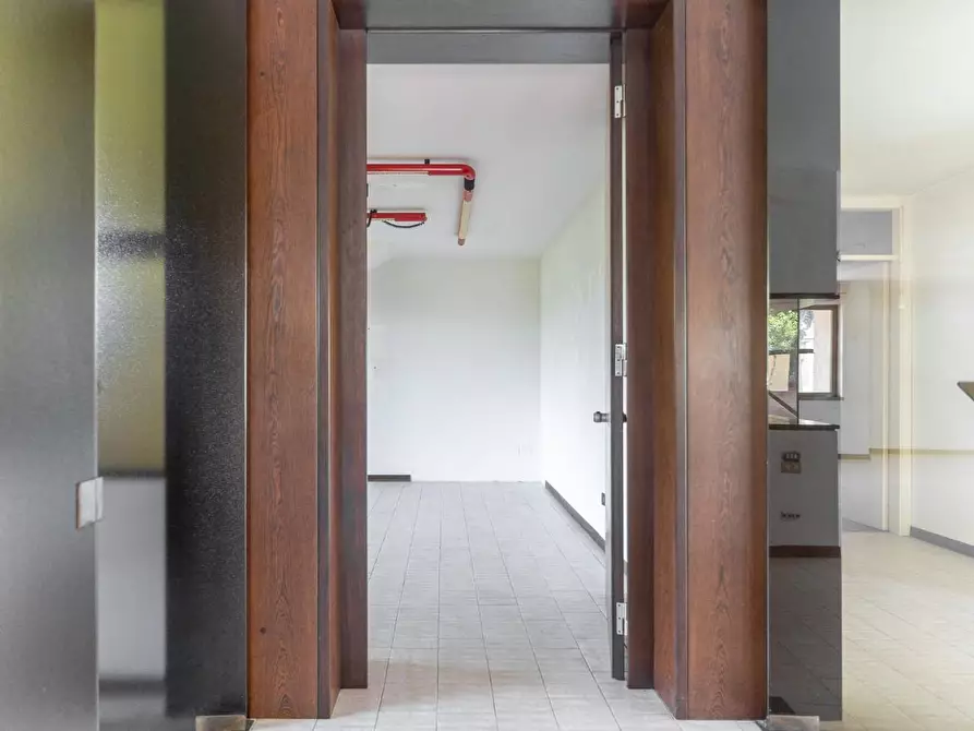 Immagine 15 di Ufficio in vendita  a Vinci