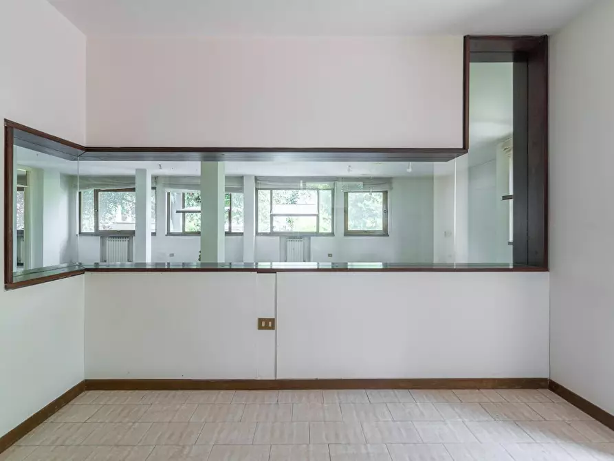 Immagine 9 di Ufficio in vendita  a Vinci