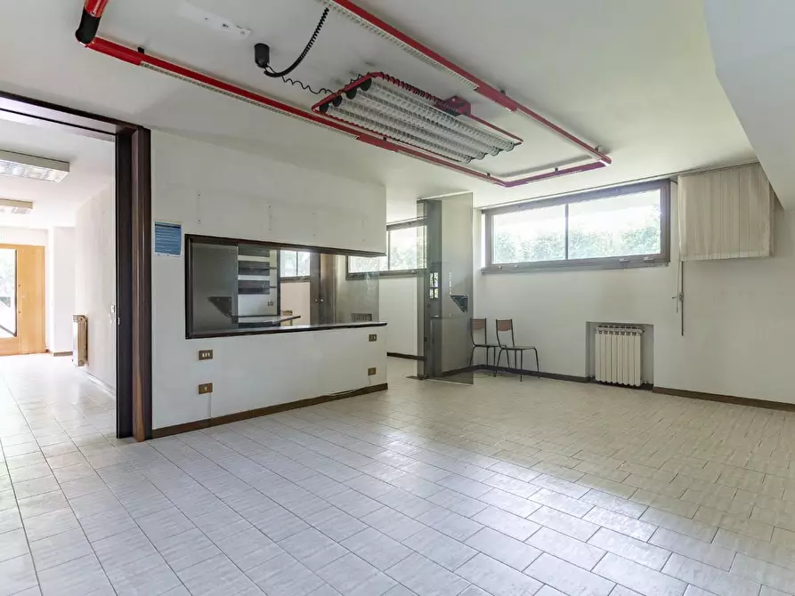 Immagine 25 di Ufficio in vendita  a Vinci