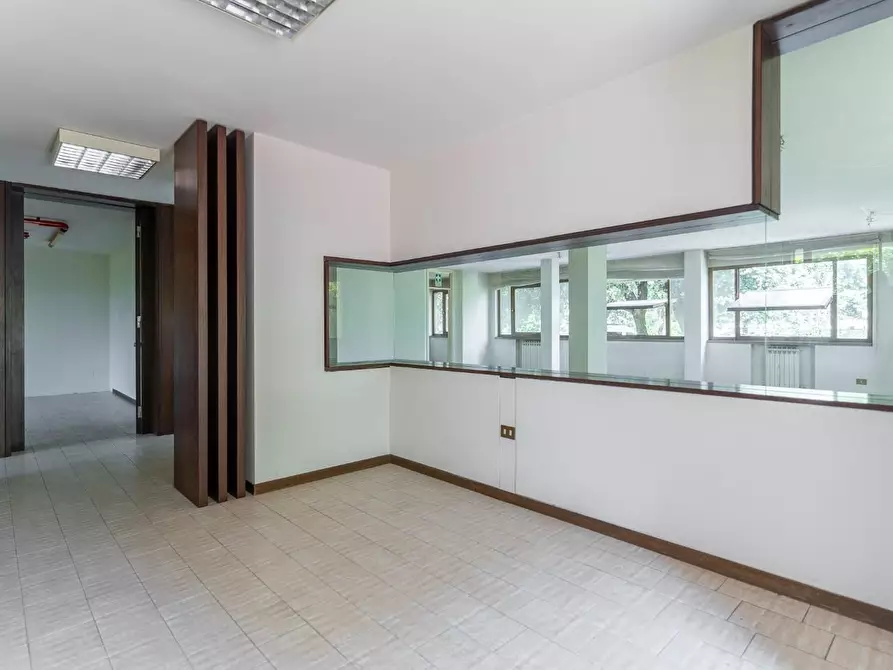 Immagine 10 di Ufficio in vendita  a Vinci