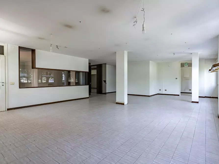 Immagine 32 di Ufficio in vendita  a Vinci