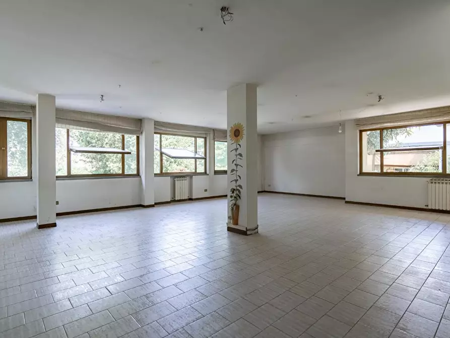 Immagine 29 di Ufficio in vendita  a Vinci