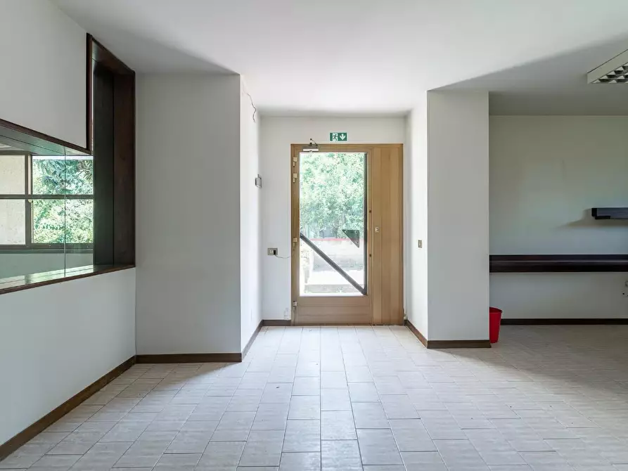 Immagine 6 di Ufficio in vendita  a Vinci