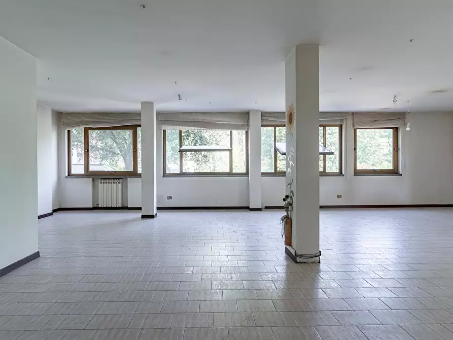 Immagine 28 di Ufficio in vendita  a Vinci