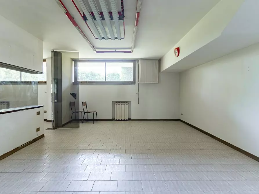 Immagine 26 di Ufficio in vendita  a Vinci