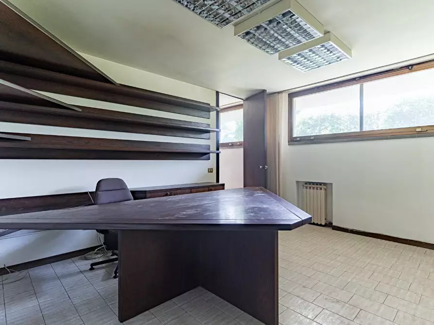Immagine 16 di Ufficio in vendita  a Vinci