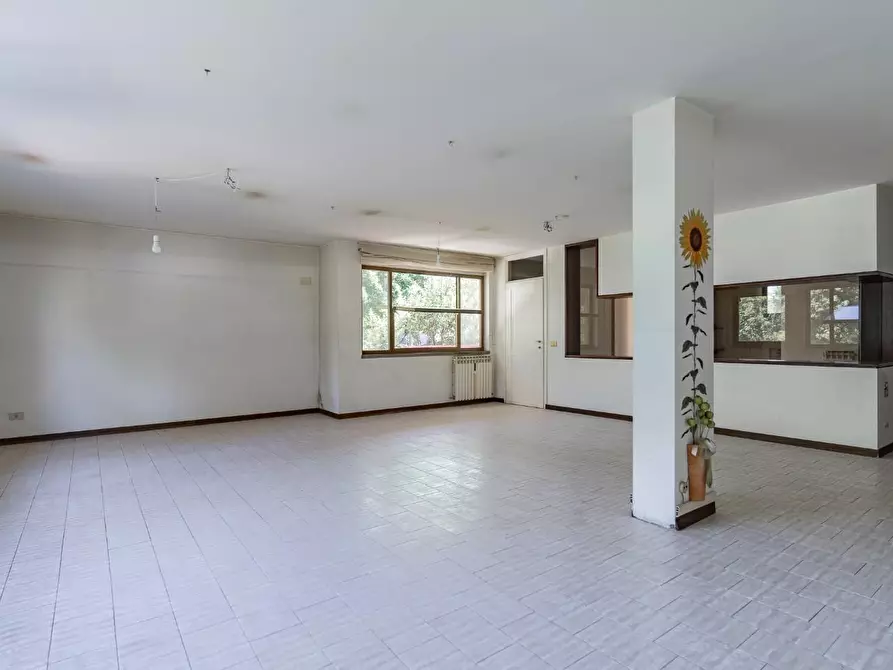 Immagine 30 di Ufficio in vendita  a Vinci