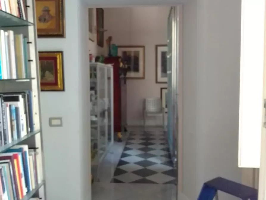 Immagine 8 di Appartamento in vendita  a Livorno