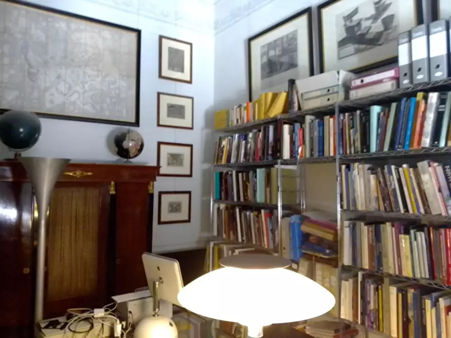 Immagine 24 di Appartamento in vendita  a Livorno