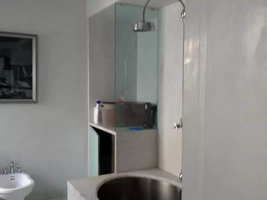 Immagine 6 di Appartamento in vendita  a Livorno