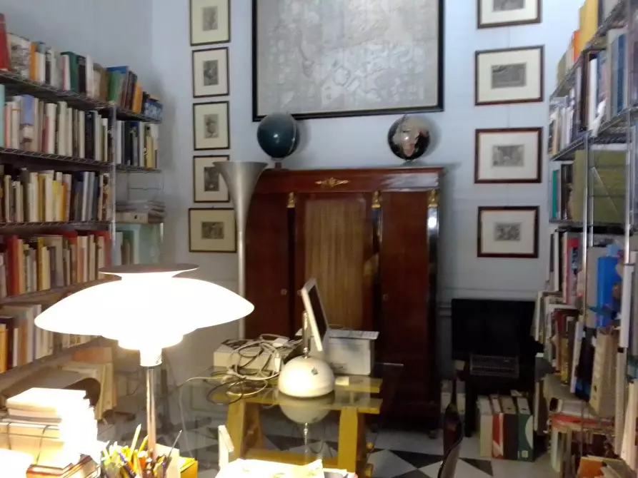 Immagine 23 di Appartamento in vendita  a Livorno