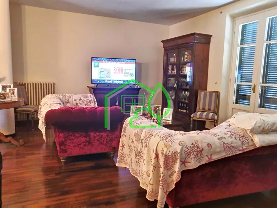 Immagine 7 di Villa in vendita  a Viareggio