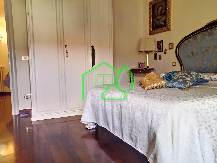 Immagine 29 di Villa in vendita  a Viareggio