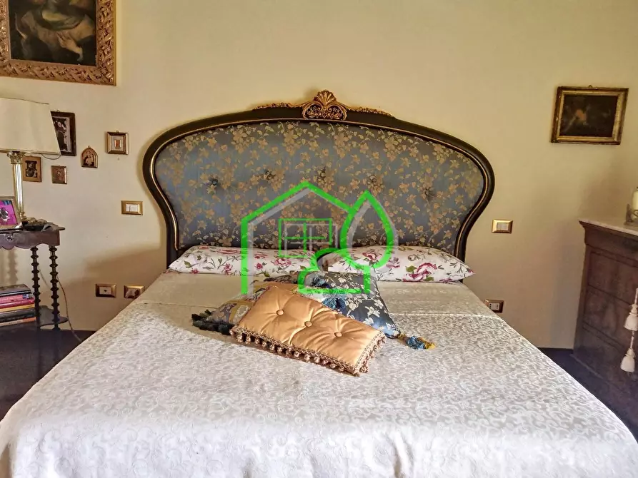 Immagine 28 di Villa in vendita  a Viareggio