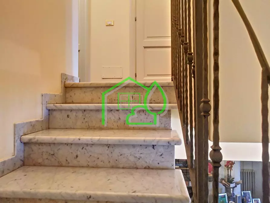 Immagine 22 di Villa in vendita  a Viareggio