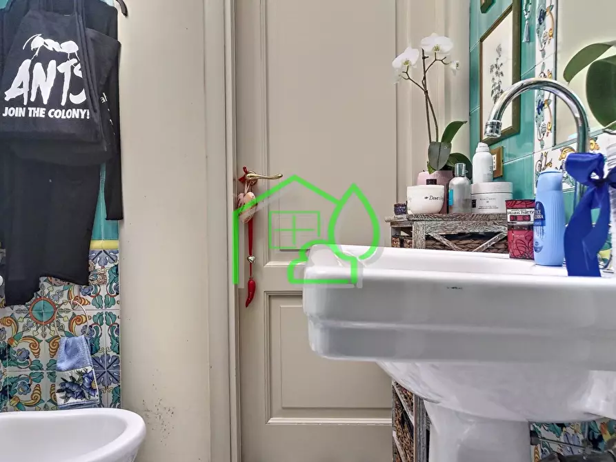 Immagine 37 di Villa in vendita  a Viareggio